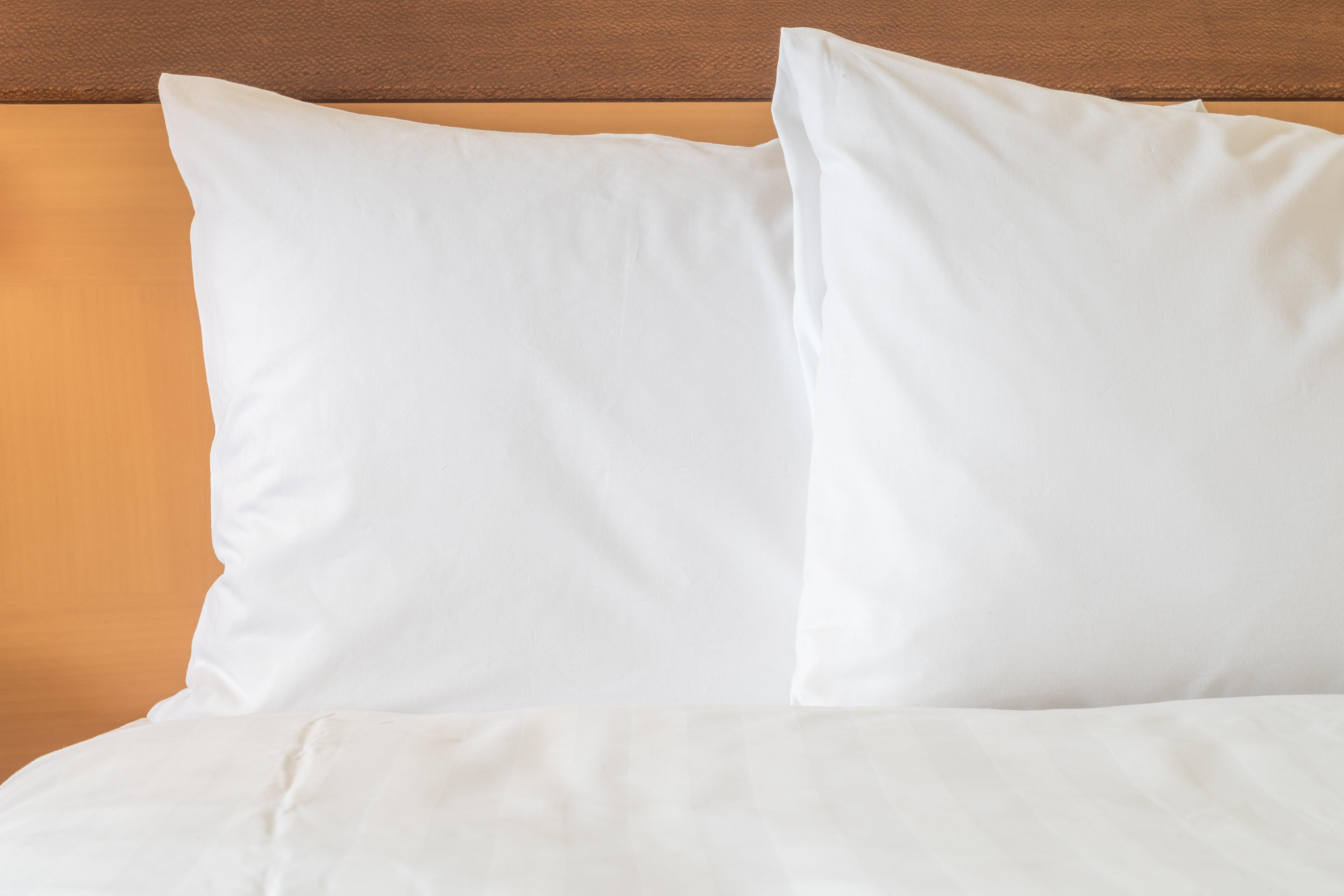 Intercontinental New York Barclay Hotel By Ihg Exterior photo Two pillows on a bed