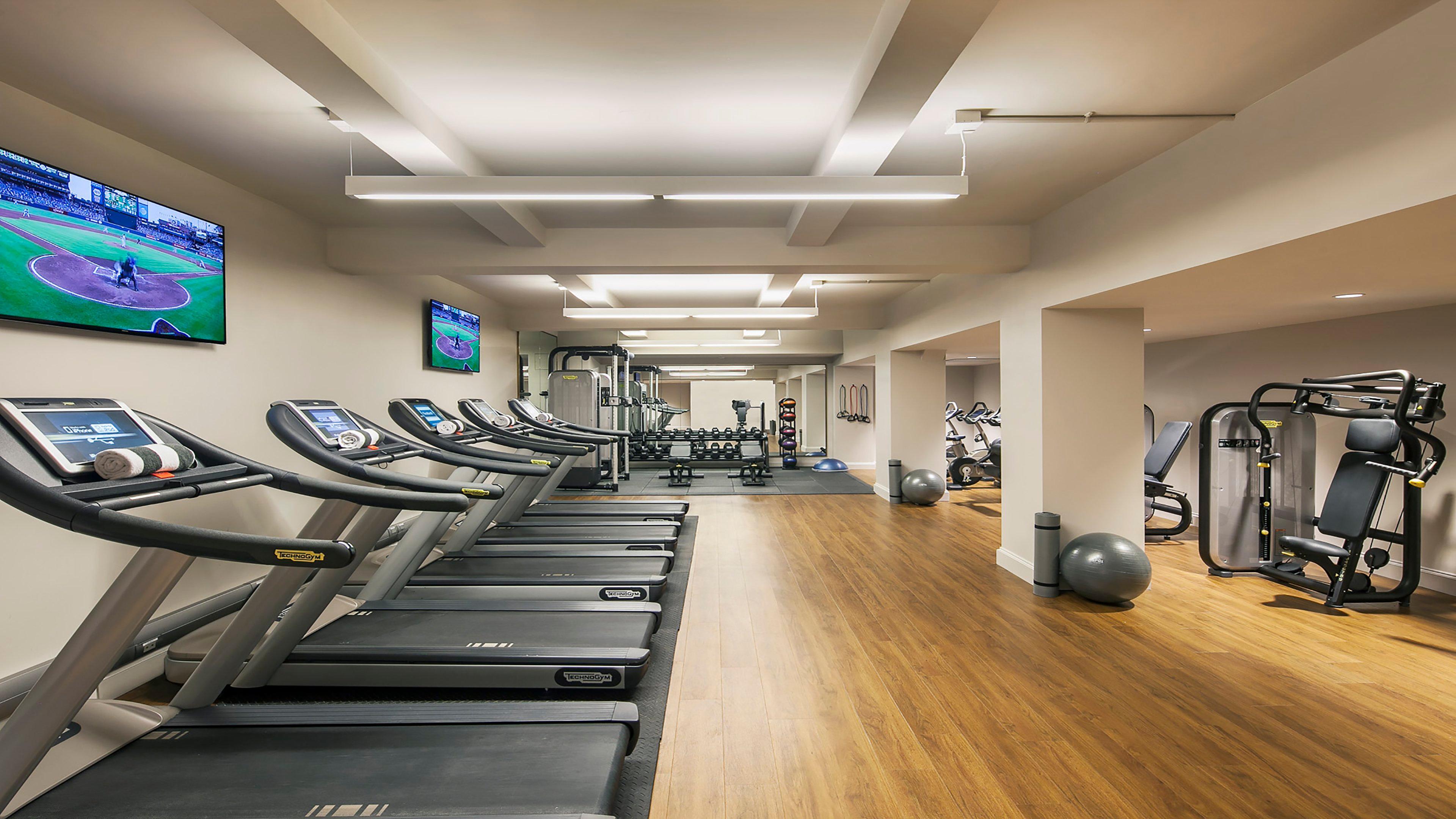 Intercontinental New York Barclay Hotel By Ihg Exterior photo The gym at The Ivy Collection