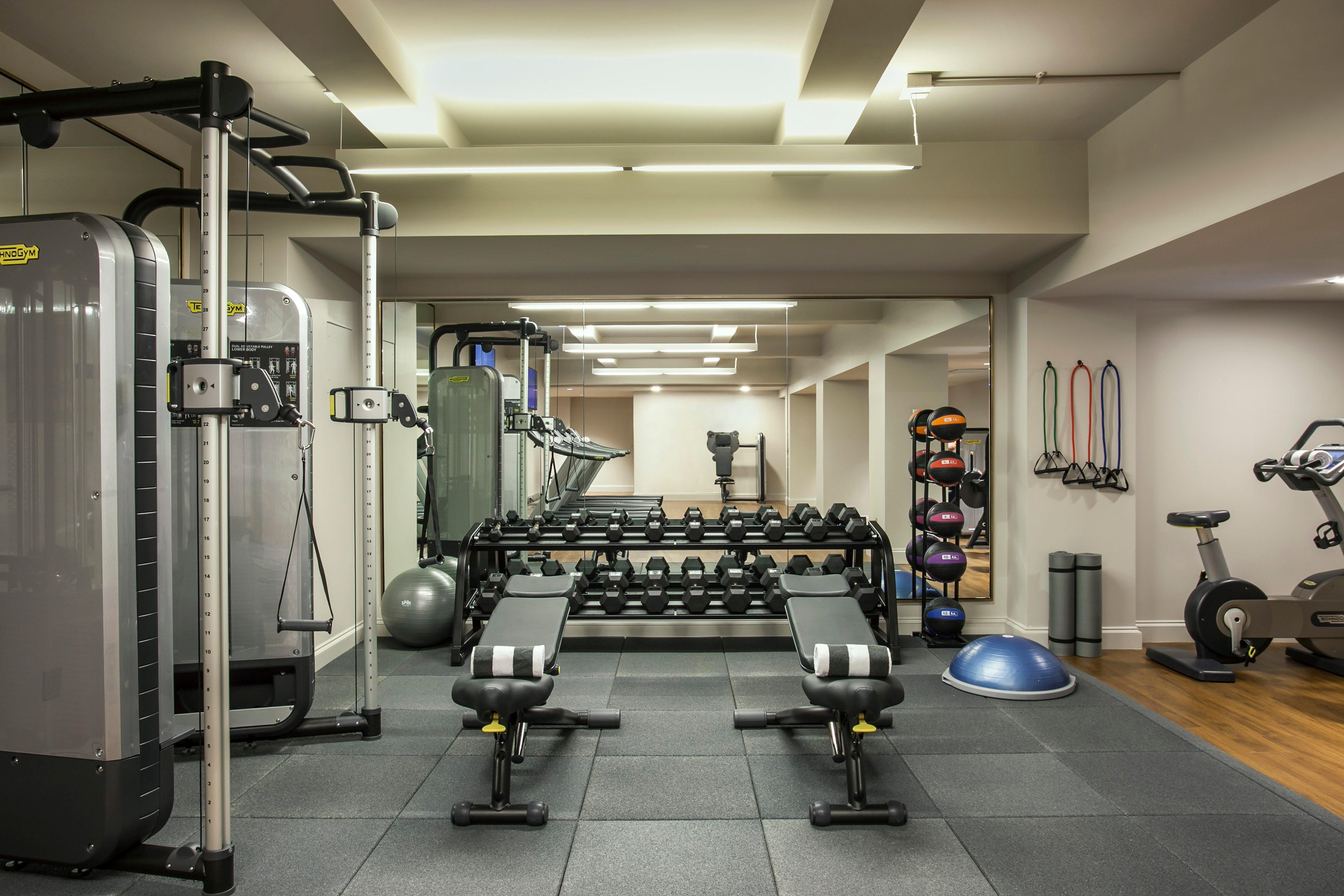 Intercontinental New York Barclay Hotel By Ihg Exterior photo The gym at The Ivy Spa