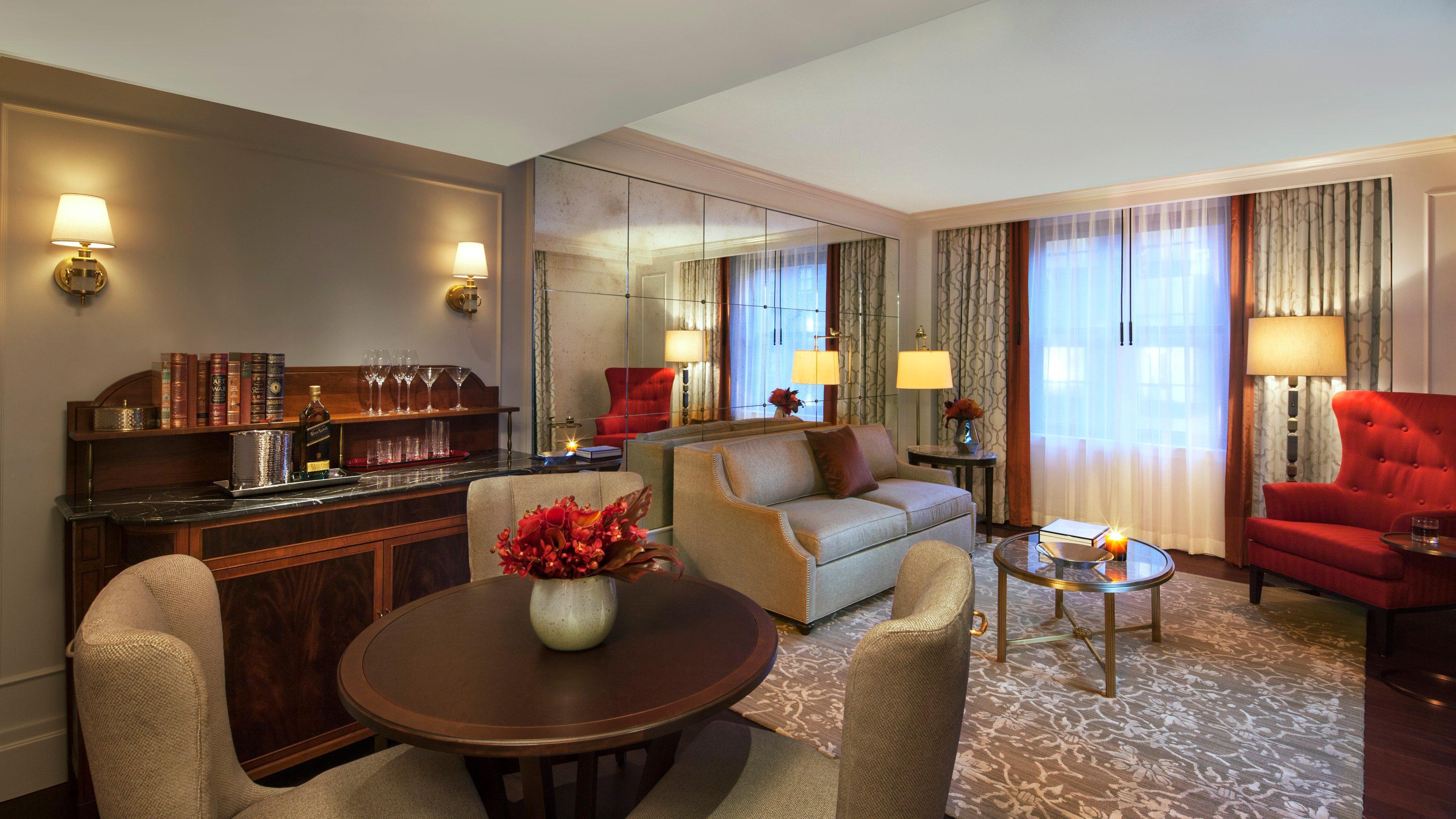 Intercontinental New York Barclay Hotel By Ihg Exterior photo A suite at the Mandarin Oriental, New York