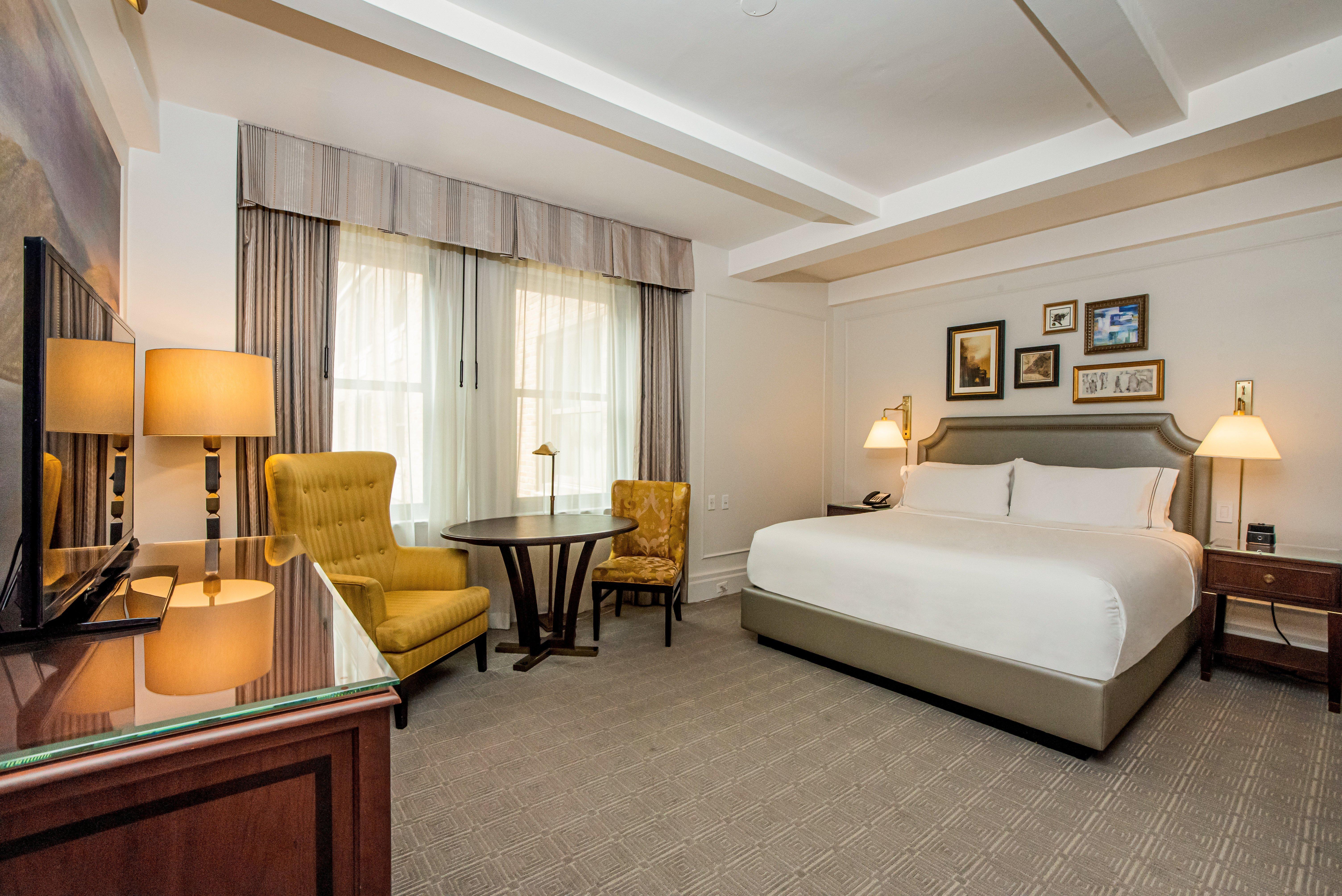 Intercontinental New York Barclay Hotel By Ihg Exterior photo A guest room at The Carlyle