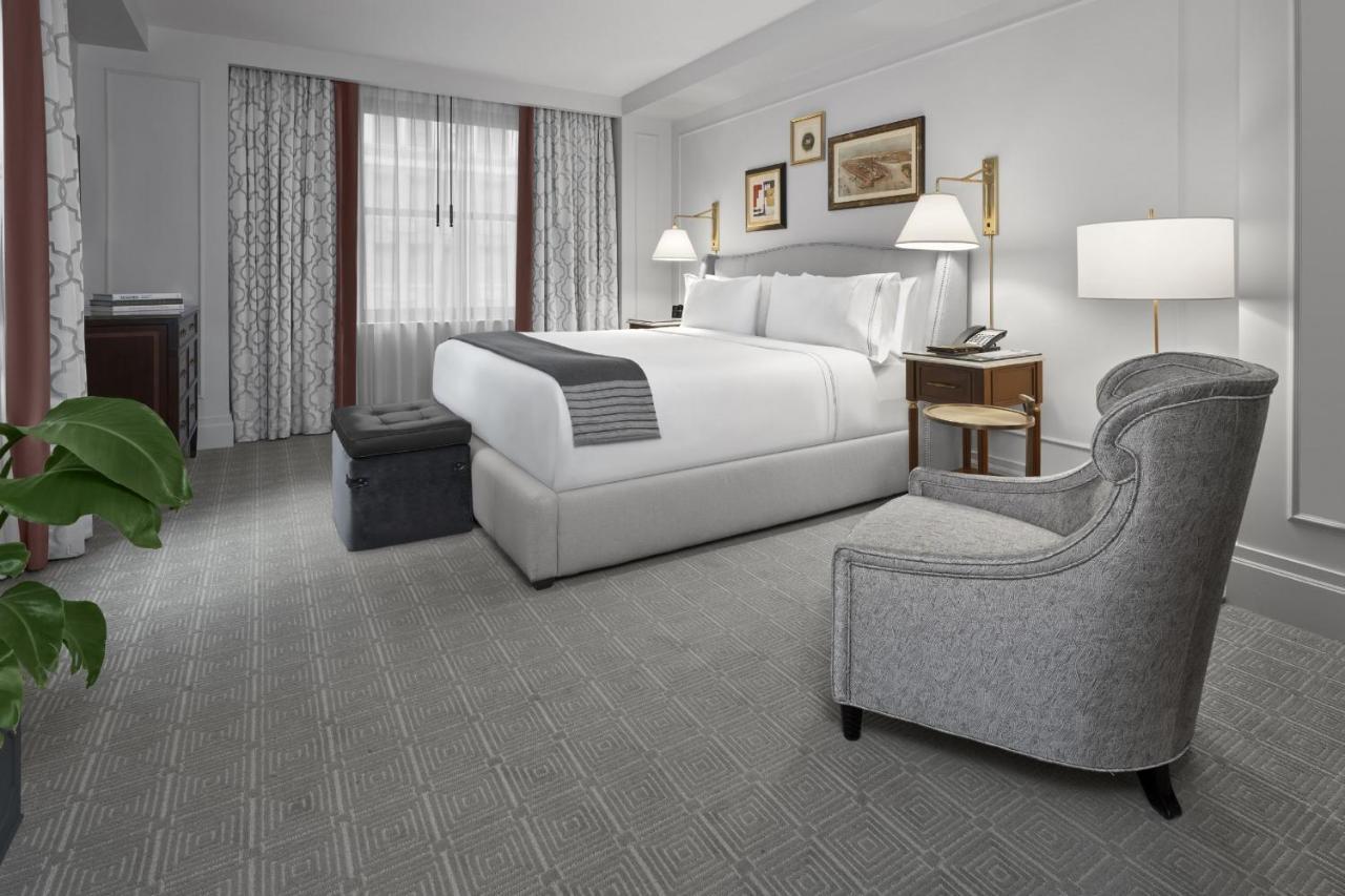 Intercontinental New York Barclay Hotel By Ihg Exterior photo A guest room at the hotel