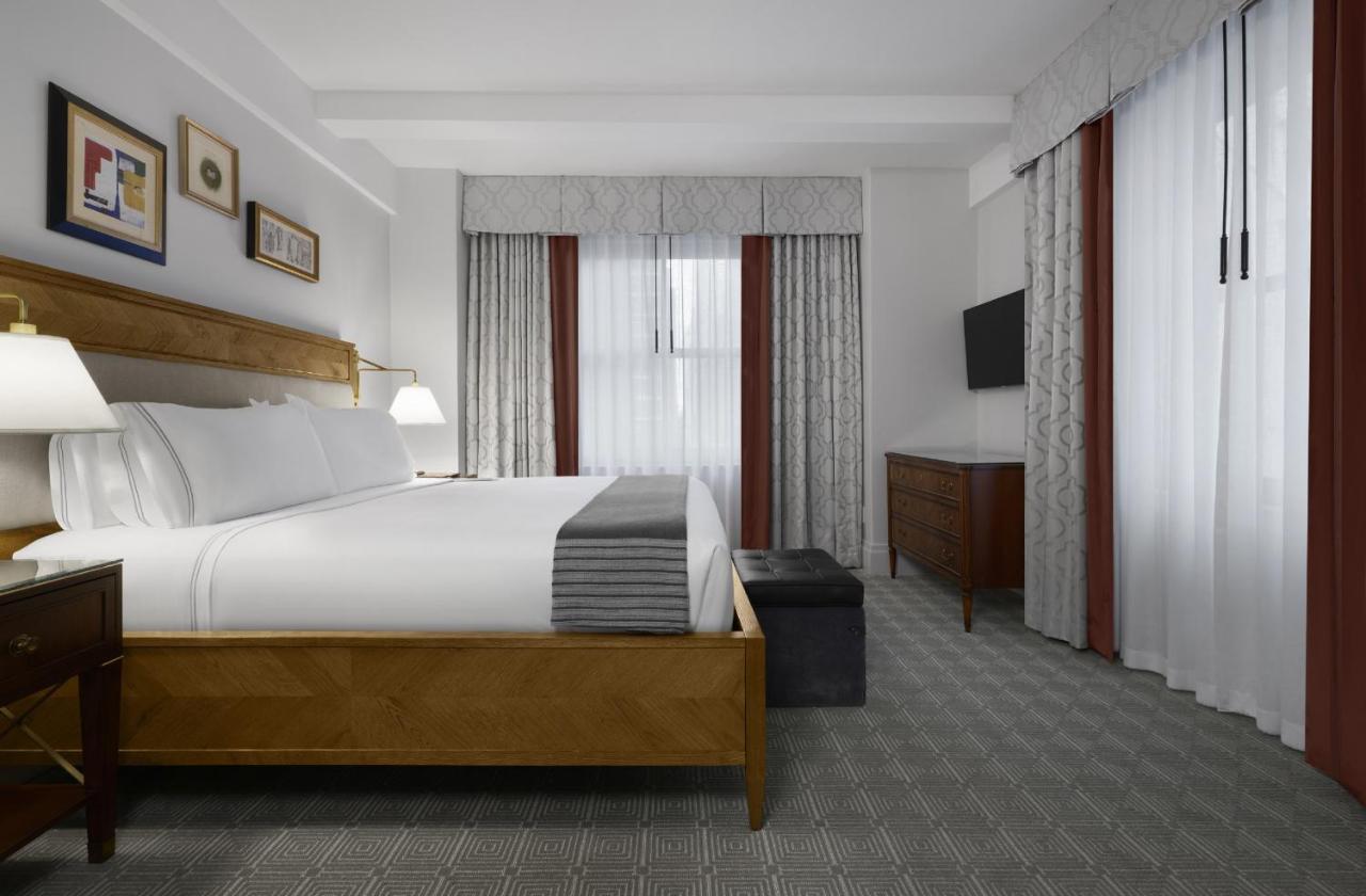 Intercontinental New York Barclay Hotel By Ihg Exterior photo A bedroom at the hotel