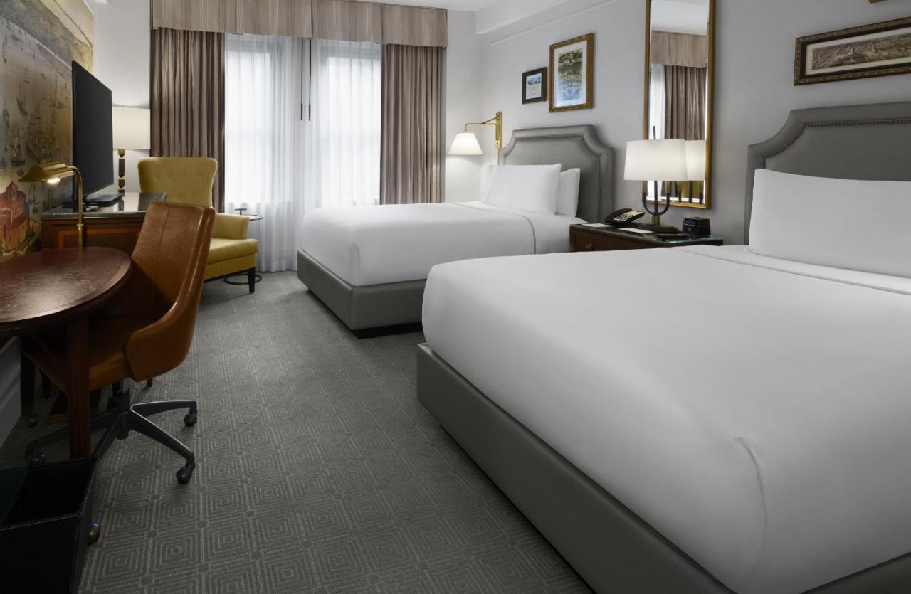 Intercontinental New York Barclay Hotel By Ihg Exterior photo A guest room at the Hilton Boston Back Bay