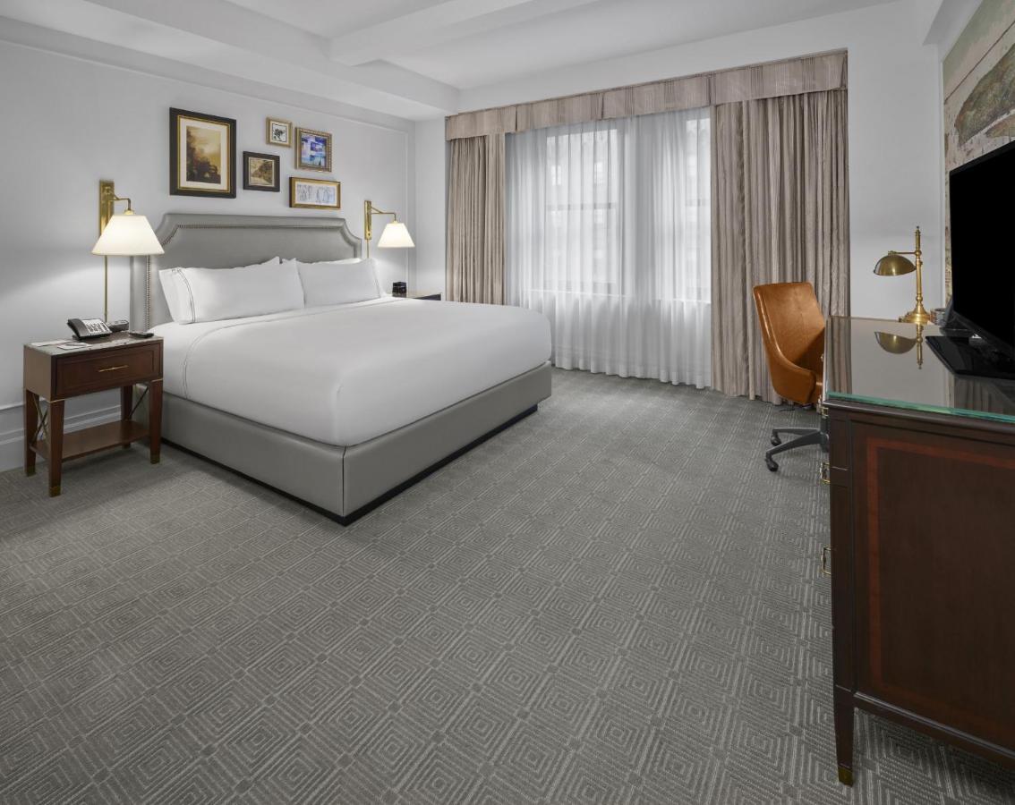 Intercontinental New York Barclay Hotel By Ihg Exterior photo A guest room at the Waldorf Astoria Washington DC