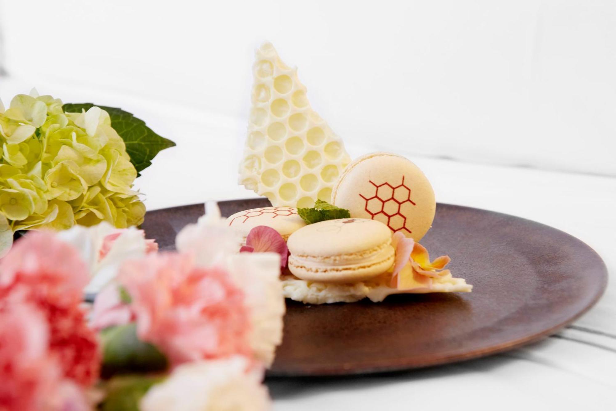 Intercontinental New York Barclay Hotel By Ihg Exterior photo Macarons